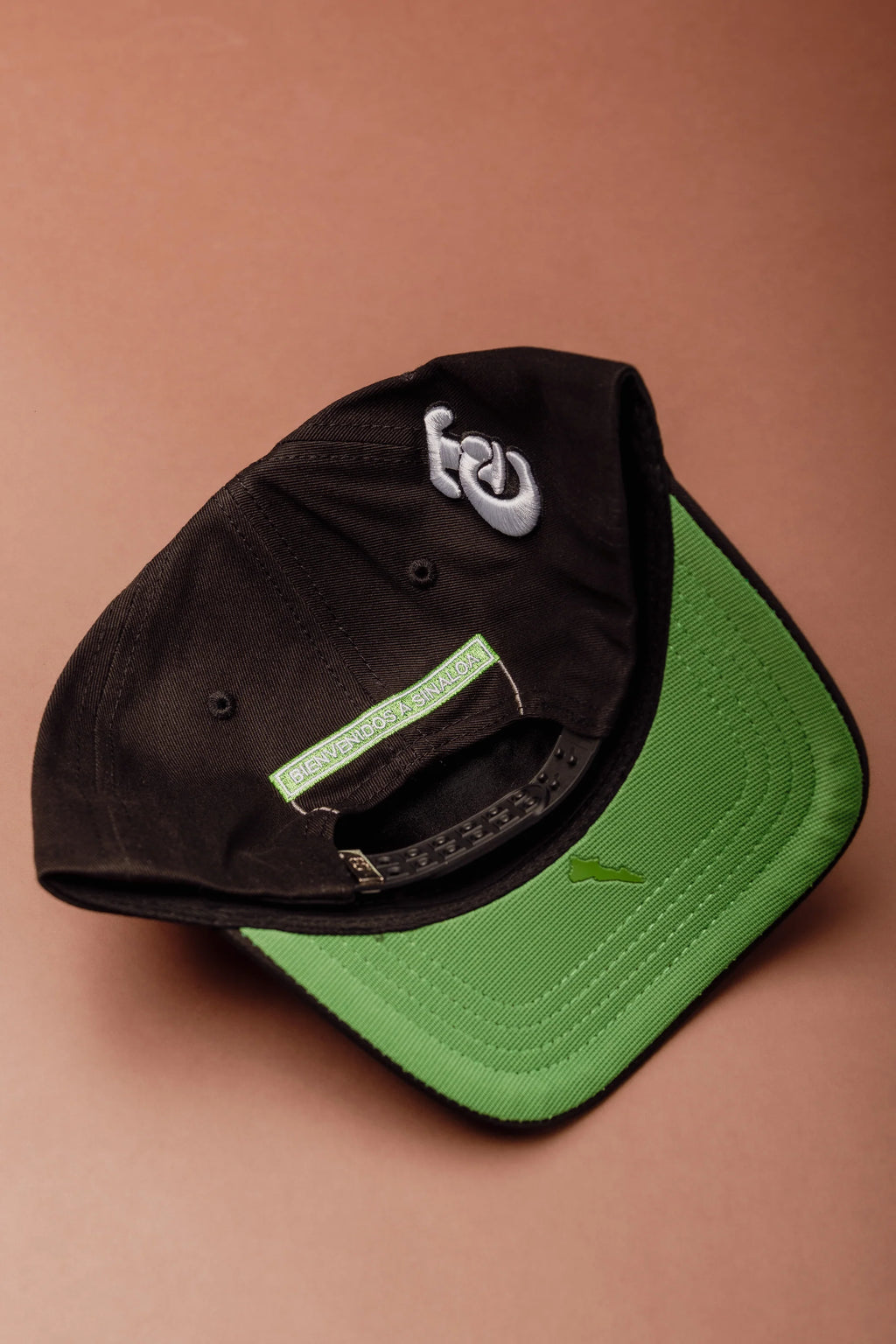 GORRA SOMBRERO BLANCO MIS RAÍCES NEGRO