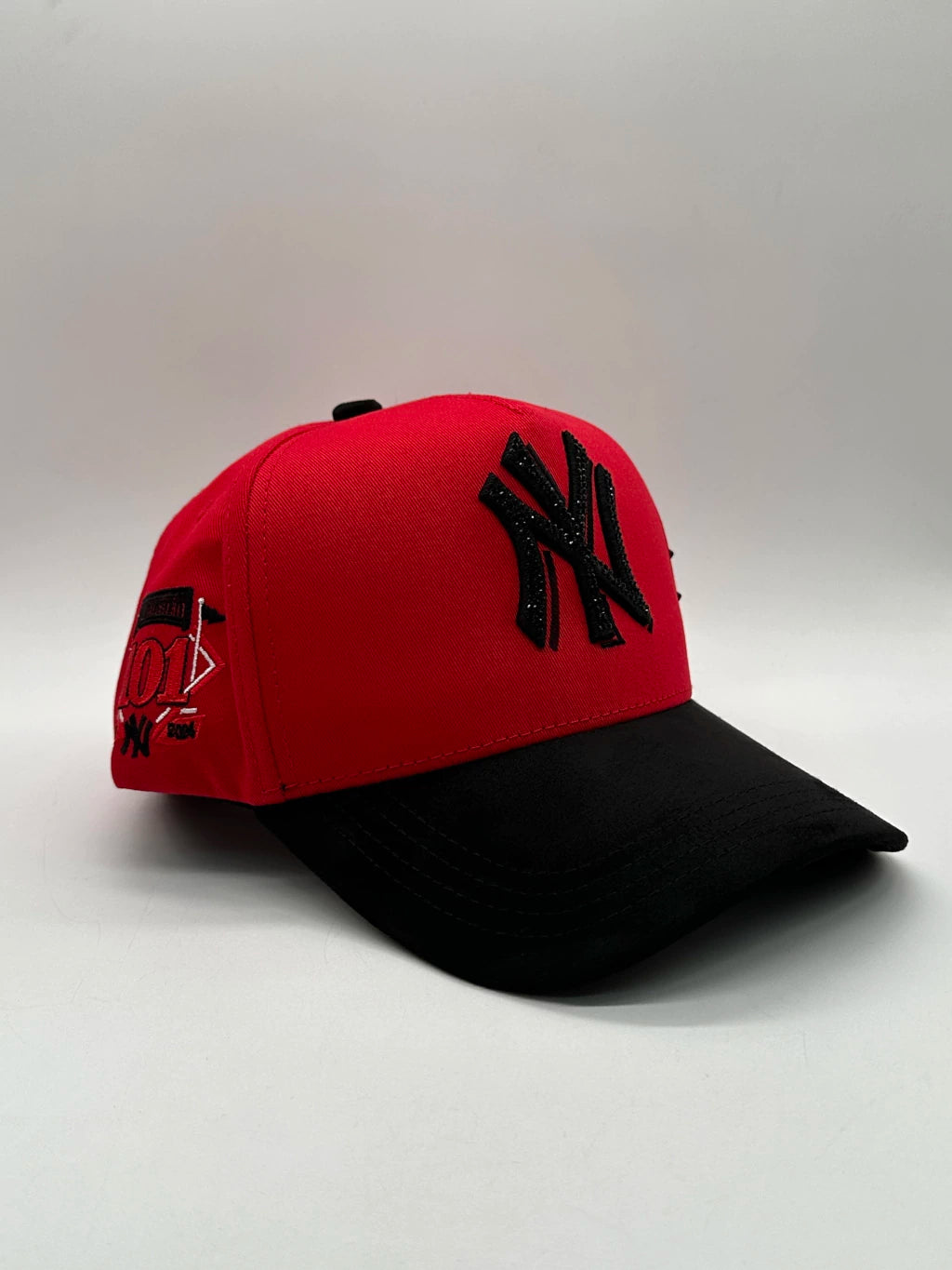 GORRA BIG BOSS // KEVIN HATS BLACK AND RED