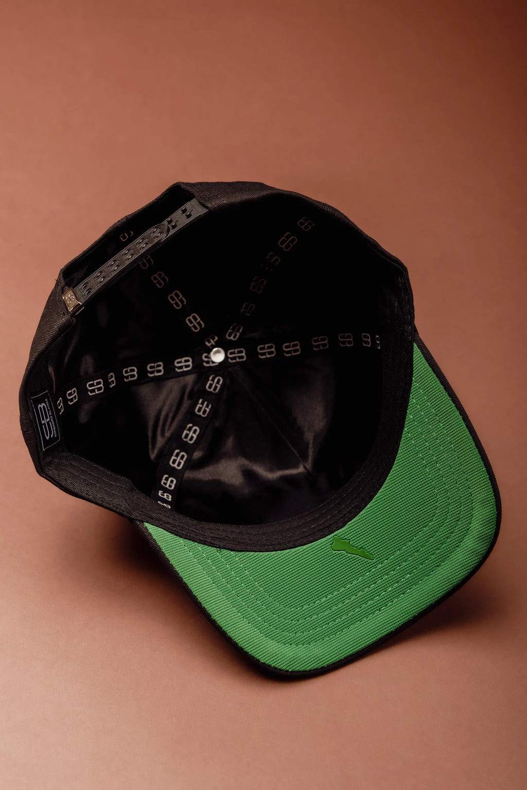 GORRA SOMBRERO BLANCO MIS RAÍCES NEGRO